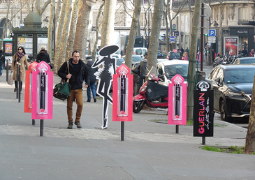 La Petite Robe Noir fait un retour... tenez vous prêt... tout en couleur!